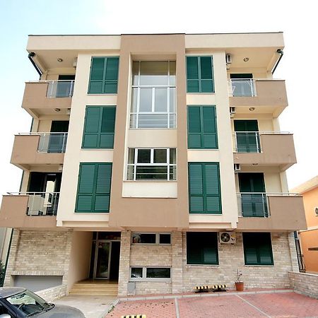 Apartments Draskovic Mirista Petrovac na moru Exterior foto