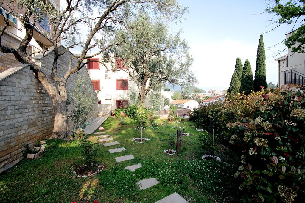 Apartments Draskovic Mirista Petrovac na moru Exterior foto